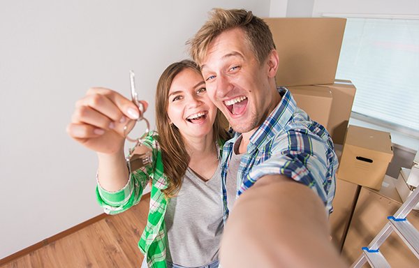 How Millennials and Home Builders Can Make Magic Together - millennial home buyer selfie